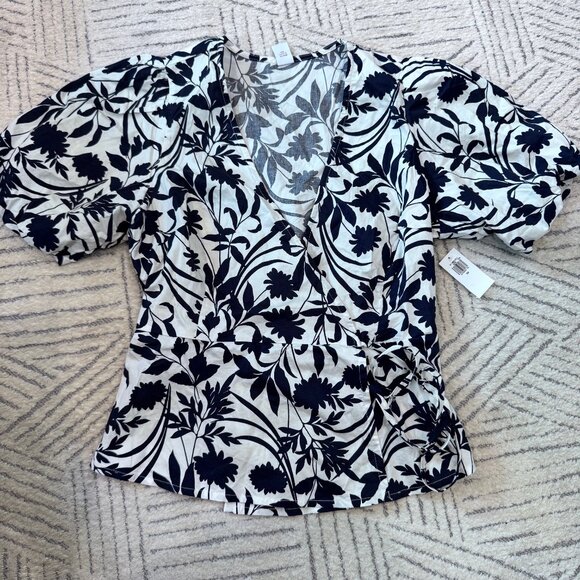 NWT - Blue and White Floral Puffer Sleeve Women's Blouse - Picture 1 of 4